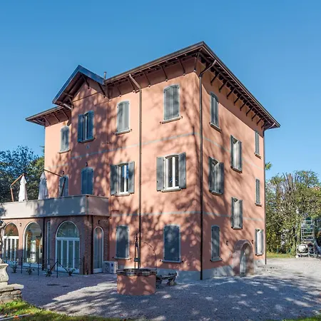 View With Pool, Garden And Parking Appartamento