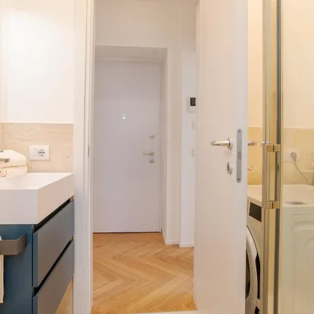 Guesthost - Lakeview With Pool, Garden & Parking Lierna